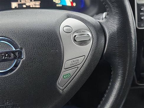Used 2015 Nissan Leaf SL w/ Premium Package image 17
