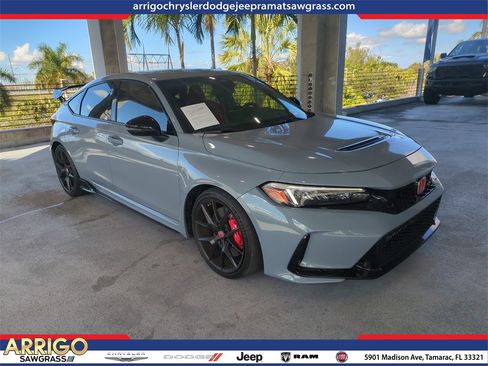 Used 2025 Honda Civic Type R image 1