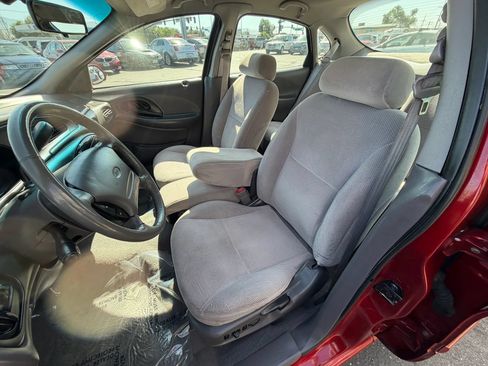 Used 1999 Ford Taurus SE FWD image 9