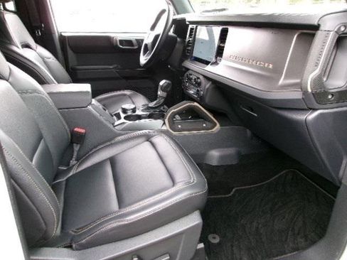 Certified 2025 Ford Bronco Badlands image 5