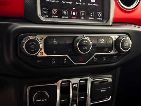 Used 2020 Jeep Wrangler Unlimited Rubicon AWD/4WD image 12