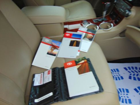 Used 2013 Toyota Highlander Limited FWD image 12