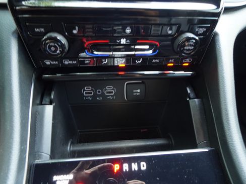 Used 2021 Hyundai Palisade Limited AWD/4WD image 17