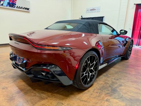 Used 2021 Aston Martin V8 Vantage Roadster image 17