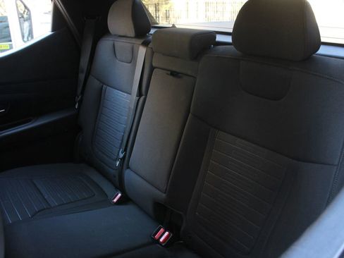 Used 2025 Hyundai Santa Cruz SE image 16