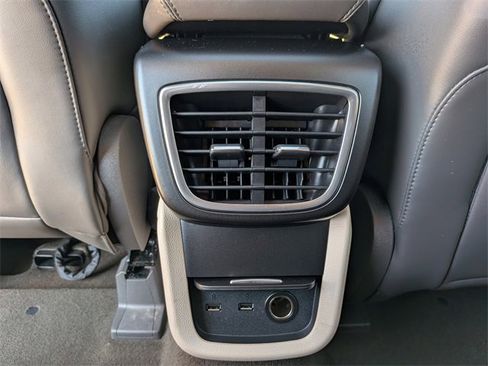 Used 2019 Lincoln Nautilus Select image 27