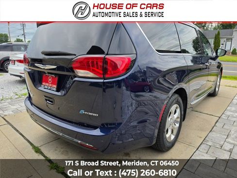 Used 2018 Chrysler Pacifica Limited w/ Advanced Safetytec Group FWD image 4