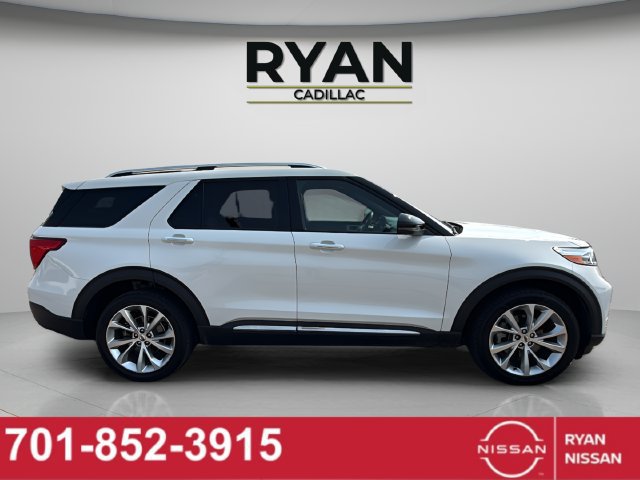 Used 2023 Ford Explorer Platinum w/ Technology Package AWD/4WD image 3