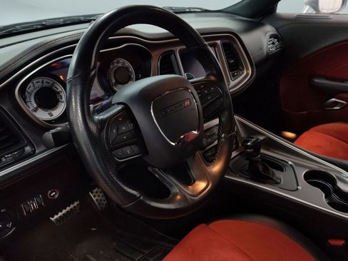 Used 2022 Dodge Challenger R/T Scat Pack w/ Shaker Package image 4