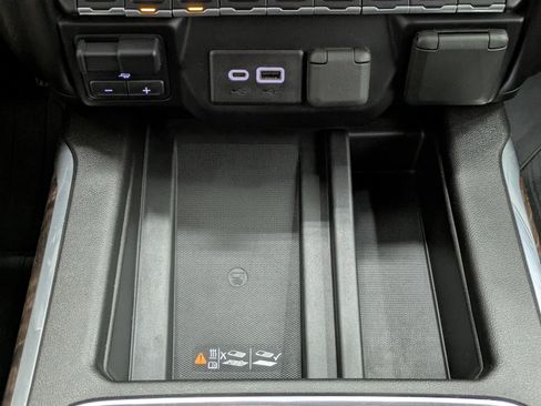 Used 2022 GMC Sierra 1500 Denali w/ Driver Alert Package II image 6