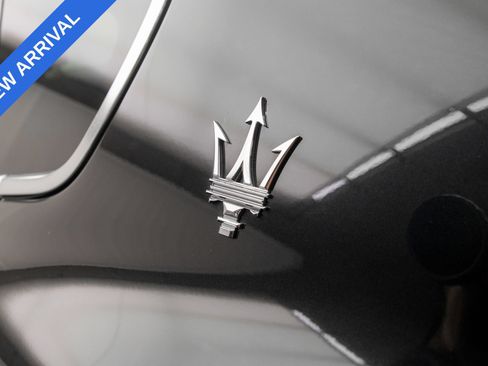 Used 2022 Maserati Levante GT AWD/4WD image 36