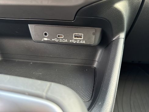 Used 2025 Subaru Crosstrek 2.5i Premium w/ Convenience Package #2 image 19