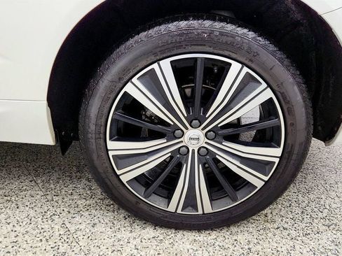 Used 2022 Volvo XC60 B5 Inscription w/ Climate Package image 9