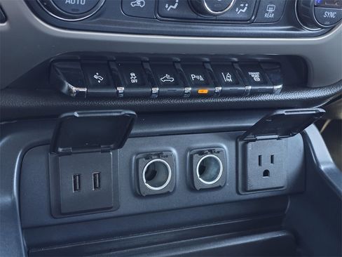 Used 2017 GMC Sierra 3500 Denali w/ Duramax Plus Package image 24