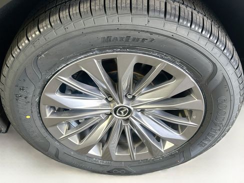 Used 2024 MAZDA CX-90 3.3 Turbo w/ Preferred Package AWD/4WD image 11