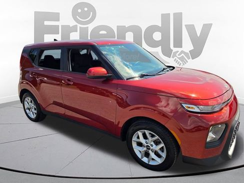 Used 2022 Kia Soul LX w/ Technology Package FWD image 3