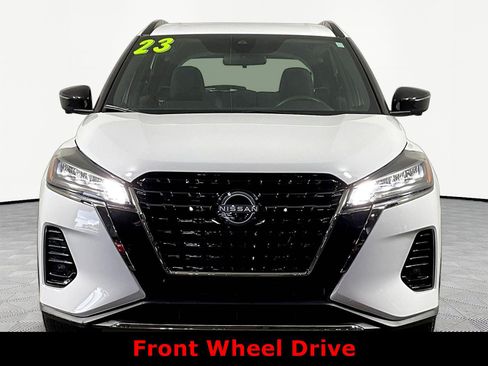 Used 2023 Nissan Kicks SR FWD image 2