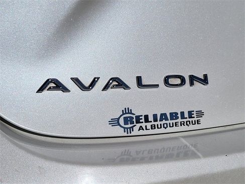 Used 2016 Toyota Avalon XLE image 27