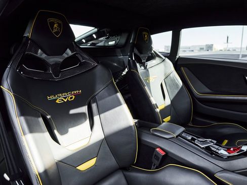 Used 2021 Lamborghini Huracan EVO image 42