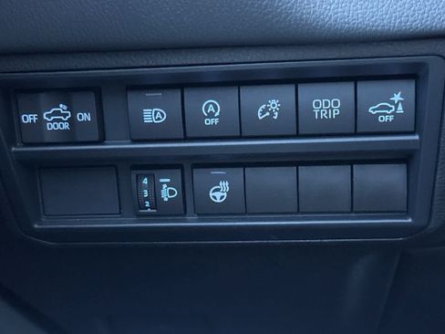 Used 2024 Toyota Tundra Limited AWD/4WD image 30