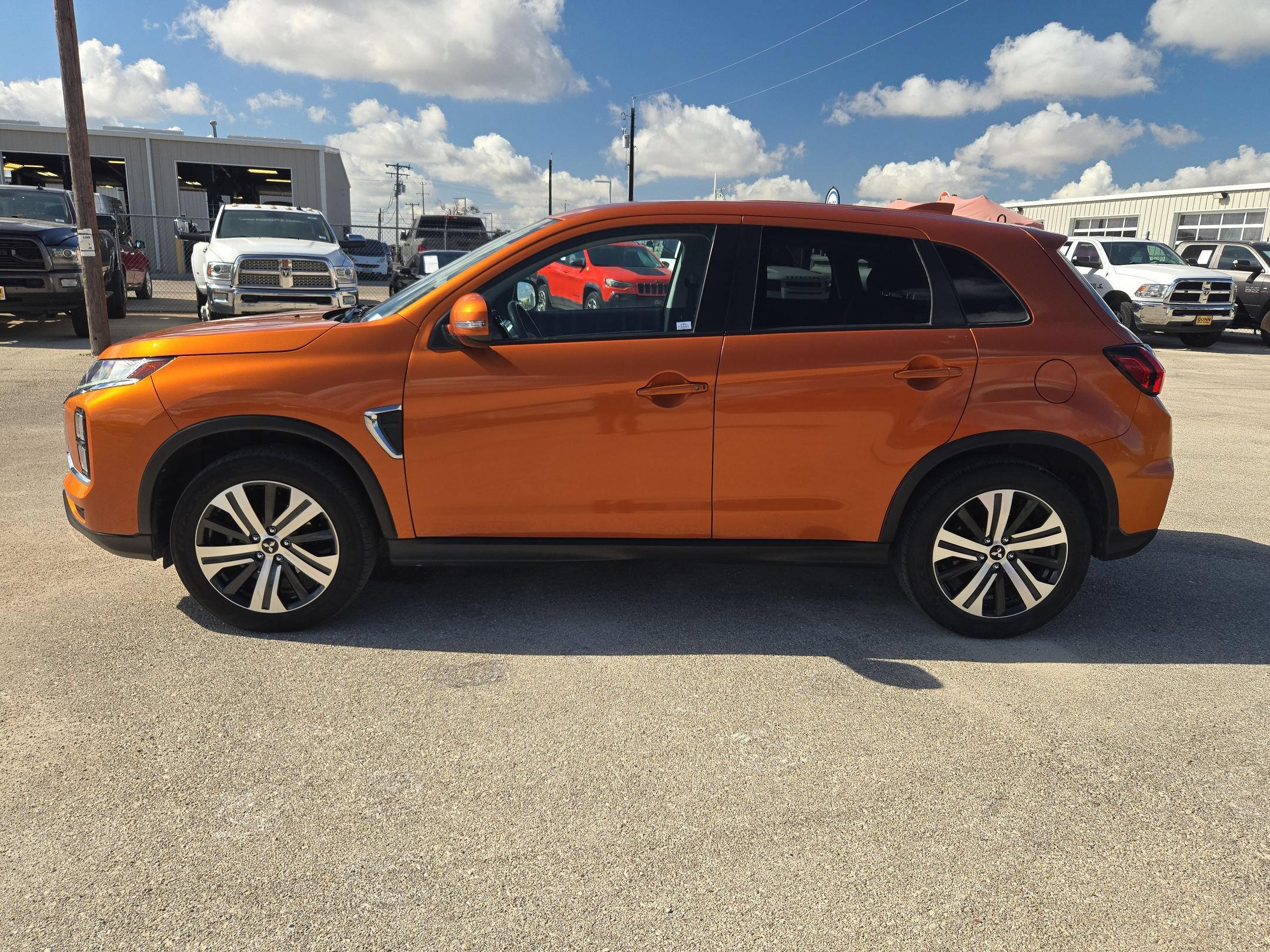 Used 2023 Mitsubishi Outlander Sport SE AWD/4WD image 6