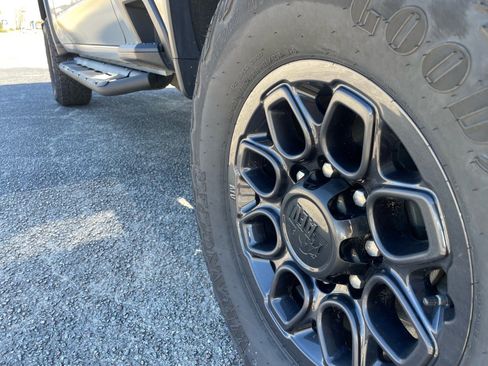 Used 2024 Chevrolet Silverado 2500 ZR2 w/ ZR2 Bison Edition image 19