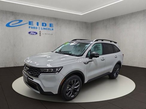 Used 2023 Kia Sorento SX Prestige image 2