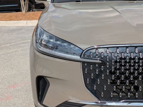 Certified 2025 Lincoln Aviator Reserve image 10