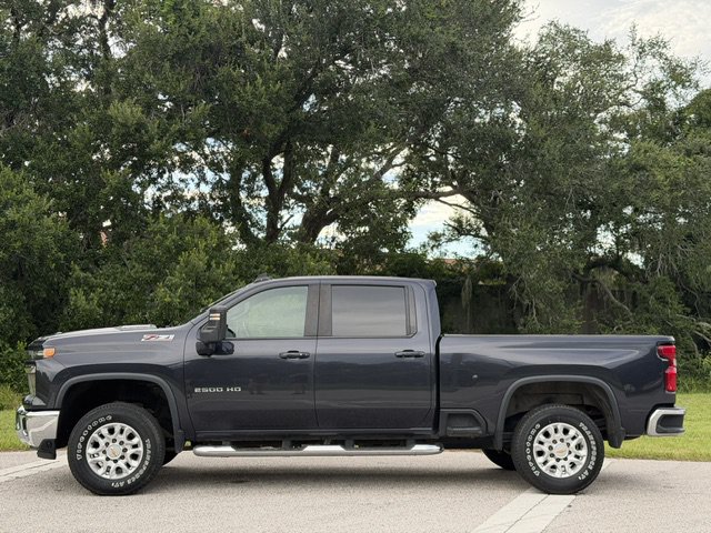 Used 2024 Chevrolet Silverado 2500 LT w/ Safety Package AWD/4WD image 2