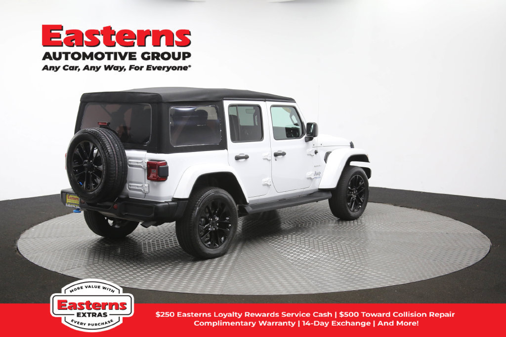 Used 2022 Jeep Wrangler Unlimited Sahara w/ Cold Weather Group AWD/4WD image 43