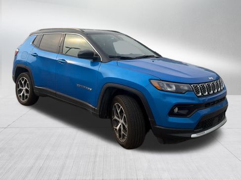 Used 2024 Jeep Compass Limited AWD/4WD image 3
