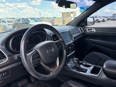 Used 2021 Jeep Grand Cherokee Laredo X AWD/4WD image 14