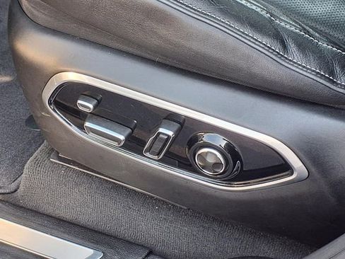 Used 2022 Jeep Grand Cherokee Overland w/ Luxury Tech Group IV image 4