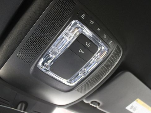 Used 2024 Mercedes-Benz GLB 250 image 18