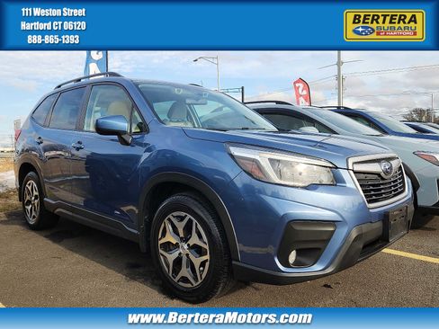 Used 2021 Subaru Forester Premium image 1