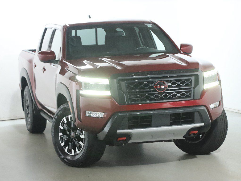 Used 2022 Nissan Frontier PRO-4X w/ Technology Package AWD/4WD image 2