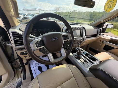 Used 2018 Ford F150 Lariat w/ Equipment Group 502A Luxury AWD/4WD image 30
