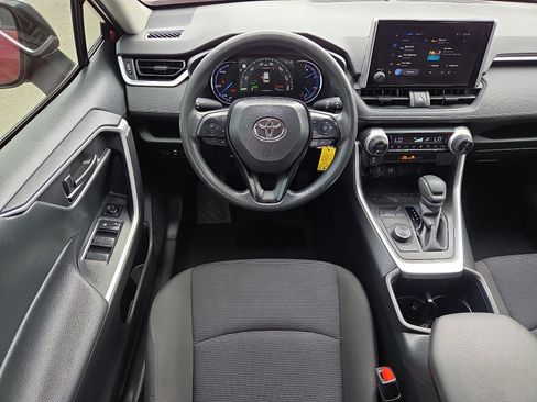 Used 2025 Toyota RAV4 LE AWD/4WD image 11