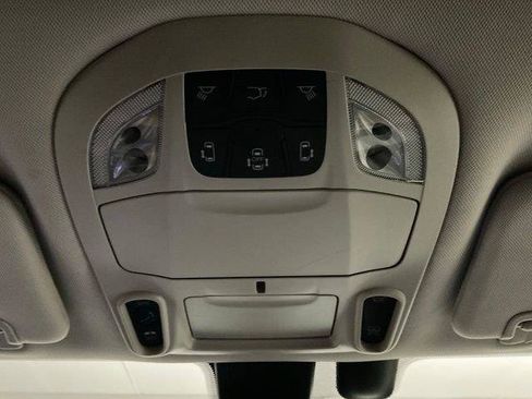 Used 2020 Chrysler Pacifica Limited FWD image 18