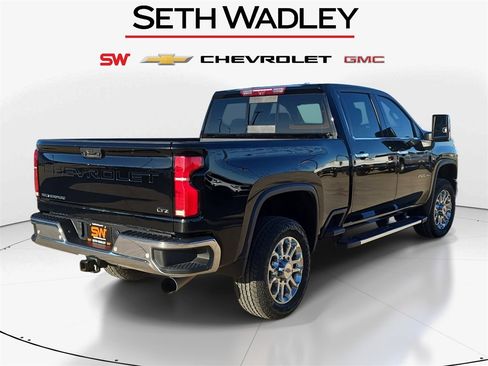 Used 2024 Chevrolet Silverado 2500 LTZ image 7