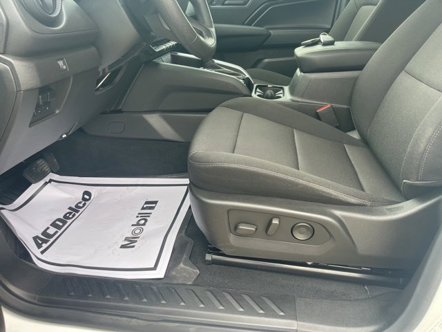 Used 2024 Chevrolet Colorado Trail Boss w/ Technology Package AWD/4WD image 5