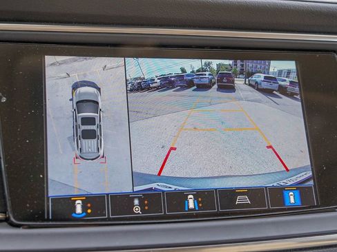 Used 2023 Buick Enclave Avenir image 20