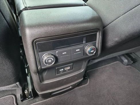 Used 2023 GMC Acadia SLE AWD/4WD image 17