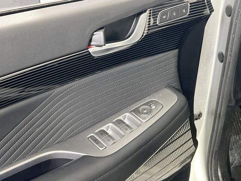 Used 2024 Hyundai Palisade Calligraphy image 18