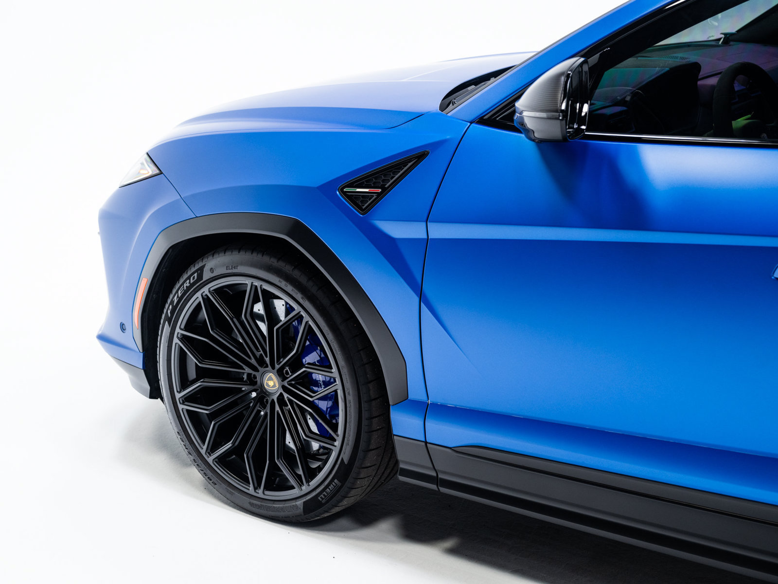 Used 2025 Lamborghini Urus SE AWD/4WD image 31