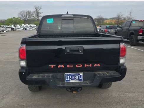 Used 2020 Toyota Tacoma TRD Off-Road w/ Technology Package AWD/4WD image 5
