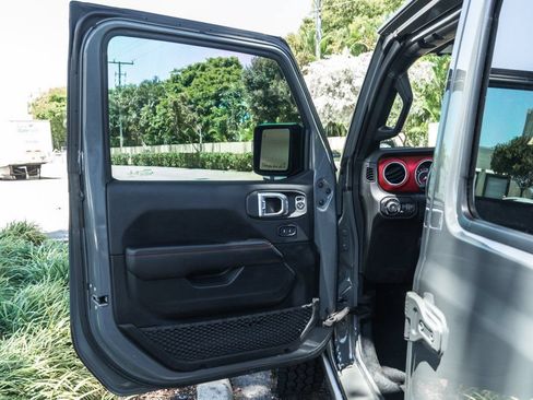 Used 2021 Jeep Wrangler Unlimited Rubicon AWD/4WD image 32