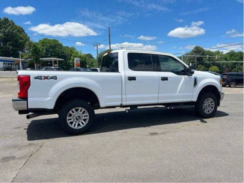 Used 2018 Ford F250 XLT w/ Snow Plow Prep Package AWD/4WD image 9
