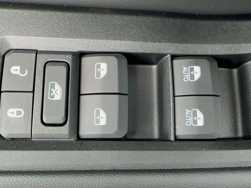 Used 2025 Jeep Grand Cherokee Limited w/ Trailer Tow Package AWD/4WD image 14