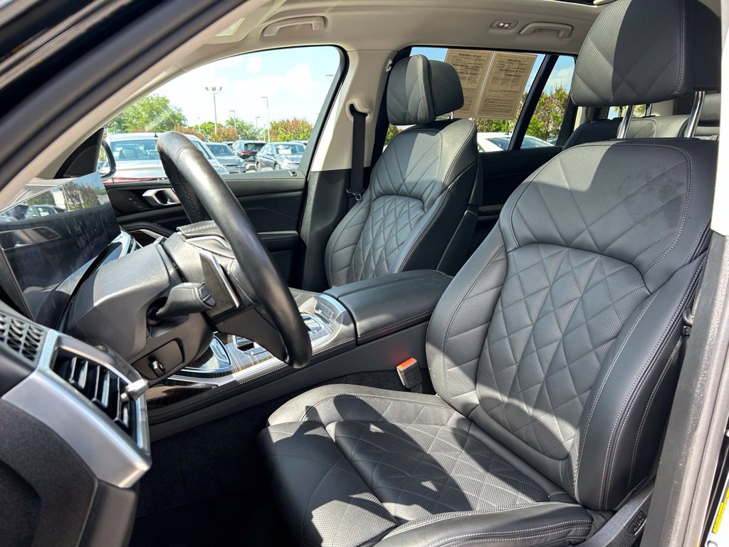 Used 2024 BMW X7 xDrive40i AWD/4WD image 19